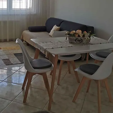18 Apartman *